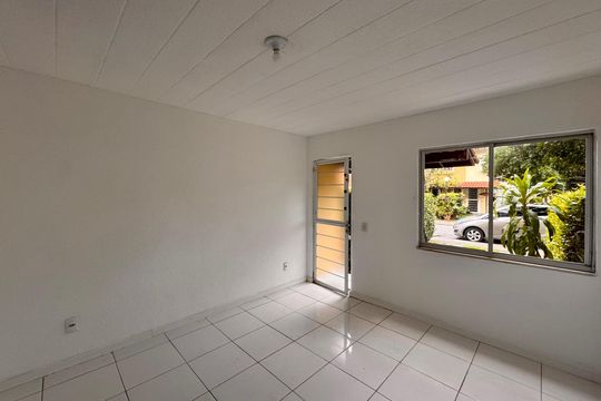 Casa de Condomínio para alugar com 2 quartos, 68m² em Vargem Pequena, Rio de Janeiro
