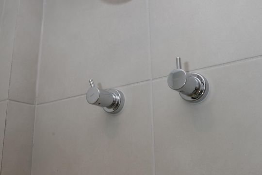 Banheiro de kitnet/studio para alugar com 1 quarto, 45m² em Perdizes, São Paulo