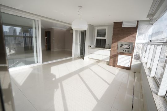Apartamento à venda com 3 quartos, 190m² em Setor Bueno, Goiânia