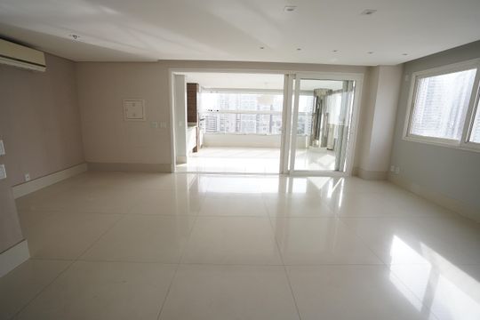 Apartamento à venda com 3 quartos, 190m² em Setor Bueno, Goiânia