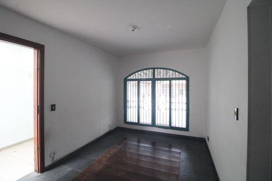 Sala 1 de casa à venda com 3 quartos, 140m² em Vila Santo Antônio, São Paulo