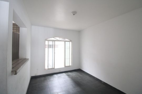 Sala 2 de casa para alugar com 3 quartos, 140m² em Vila Santo Antônio, São Paulo