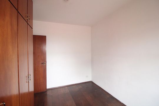 Quarto 2 de casa para alugar com 3 quartos, 140m² em Vila Santo Antônio, São Paulo