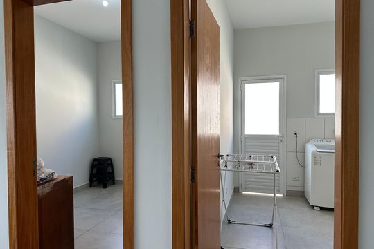 Área de Serviço de casa de condomínio para alugar com 5 quartos, 360m² em Parque Residencial Santa Paula, Jacareí