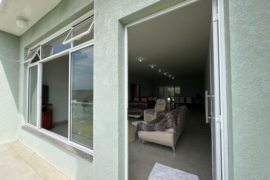 Casa de Condomínio para alugar com 5 quartos, 360m² em Parque Residencial Santa Paula, Jacareí