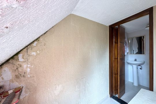 Banheiro de serviço de casa à venda com 5 quartos, 214m² em Vila Primavera, São Paulo