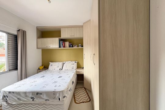 Quarto 2 - Casa 1 de casa à venda com 5 quartos, 214m² em Vila Primavera, São Paulo