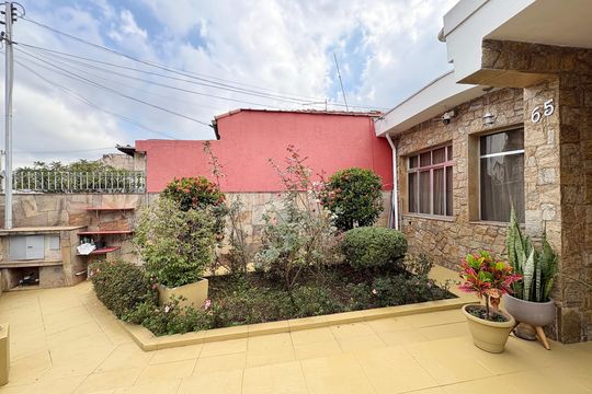 Garagem de casa à venda com 5 quartos, 214m² em Vila Primavera, São Paulo