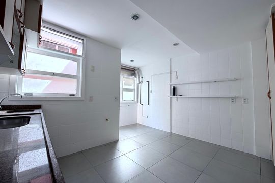 Cozinha de casa de condomínio à venda com 3 quartos, 220m² em Recreio dos Bandeirantes, Rio de Janeiro
