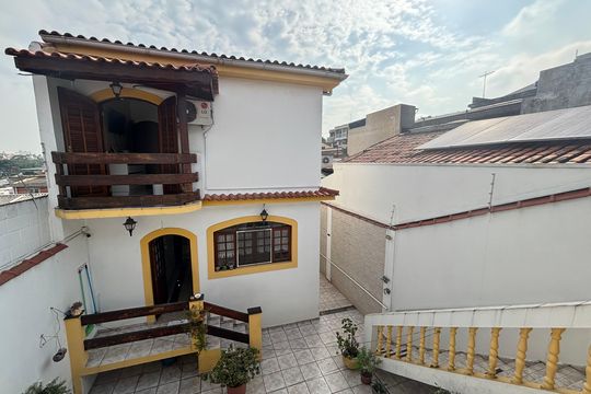 Quintal  de casa à venda com 5 quartos, 300m² em Vila Rui Barbosa, São Paulo