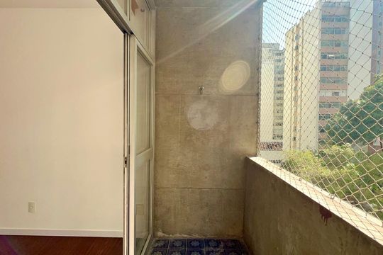 Varanda de apartamento para alugar com 3 quartos, 100m² em Paraíso, São Paulo