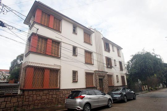 Fachada de apartamento para alugar com 1 quarto, 58m² em Azenha, Porto Alegre