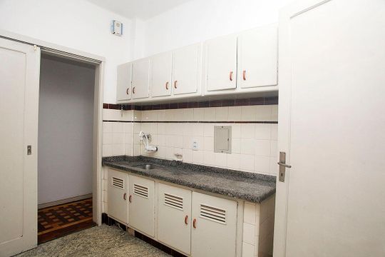 Cozinha  de apartamento para alugar com 1 quarto, 58m² em Azenha, Porto Alegre