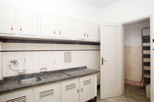 Cozinha  de apartamento para alugar com 1 quarto, 58m² em Azenha, Porto Alegre