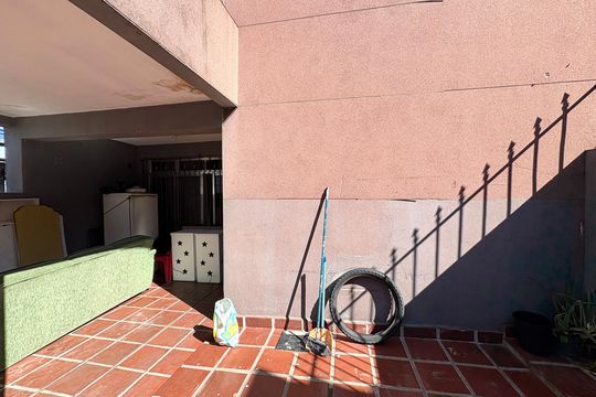 Garagem - Casa 1 de casa à venda com 4 quartos, 200m² em Vila dos Remedios, São Paulo