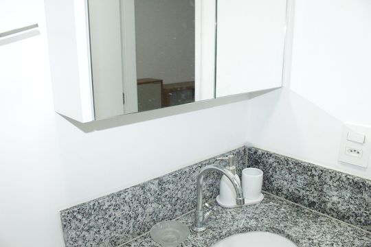 Banheiro de kitnet/studio para alugar com 1 quarto, 32m² em Vila Buarque, São Paulo