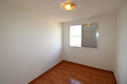 Quarto 1 de apartamento para alugar com 2 quartos, 50m² em Conjunto Habitacional Fazenda do Carmo, São Paulo