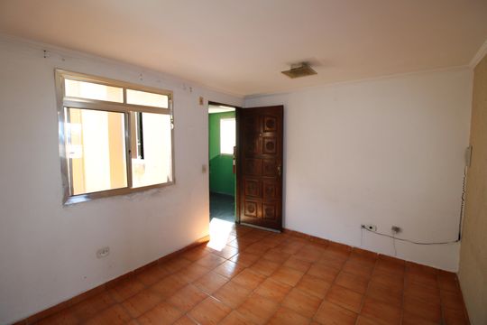 Sala de apartamento para alugar com 2 quartos, 50m² em Conjunto Habitacional Fazenda do Carmo, São Paulo
