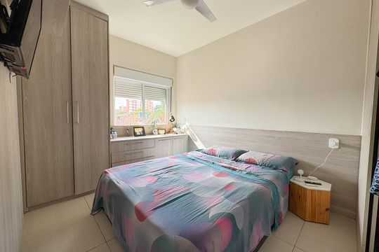 Quarto 2 de casa à venda com 3 quartos, 190m² em Cidade São Francisco, São Paulo