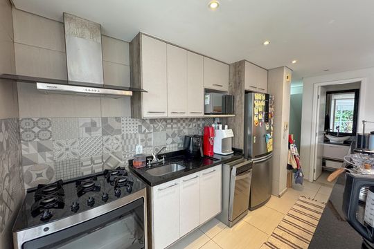 Cozinha de casa à venda com 3 quartos, 190m² em Cidade São Francisco, São Paulo