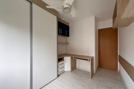 Quarto 2 de apartamento para alugar com 3 quartos, 91m² em Rio Branco, Porto Alegre