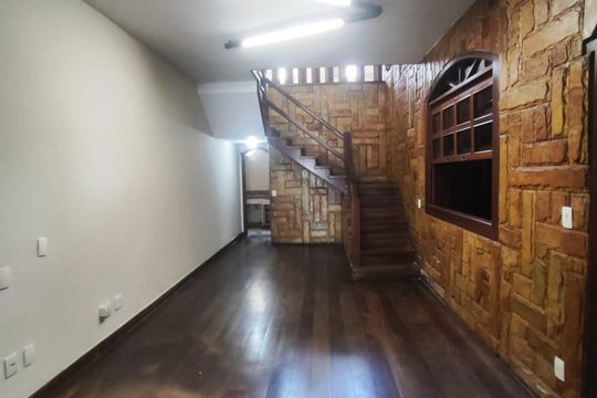 Casa à venda com 6 quartos, 460m² em Padre Eustáquio, Belo Horizonte