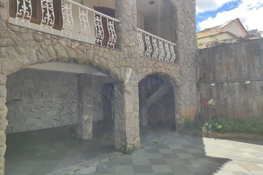 Casa à venda com 6 quartos, 460m² em Padre Eustáquio, Belo Horizonte