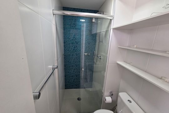 Banheiro de apartamento à venda com 2 quartos, 45m² em Jaguaré, São Paulo