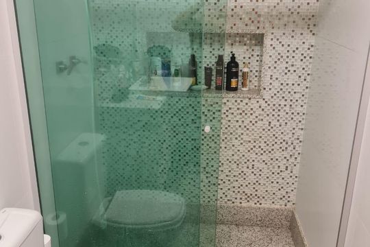 Banheiro de apartamento à venda com 3 quartos, 129m² em Barreiro, Belo Horizonte