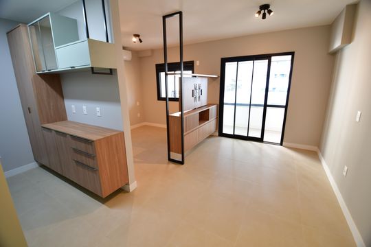 Sala de apartamento para alugar com 1 quarto, 46m² em Centro, Campinas