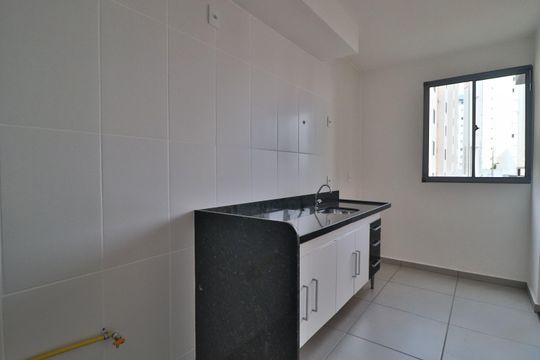 Cozinha de apartamento para alugar com 2 quartos, 64m² em Shopping Park, Uberlândia
