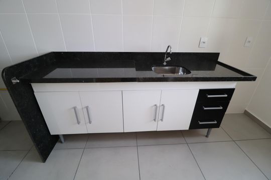 Cozinha de apartamento para alugar com 2 quartos, 64m² em Shopping Park, Uberlândia