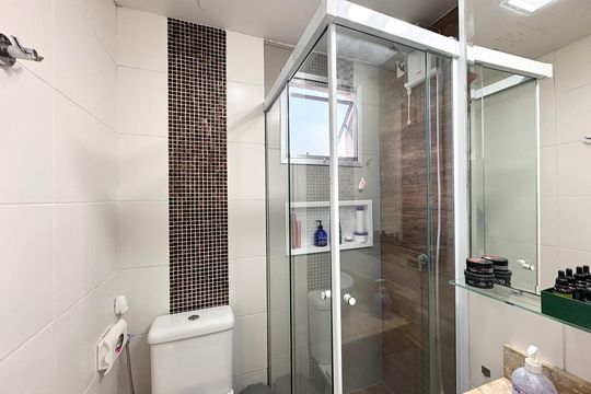 Banheiro de apartamento à venda com 2 quartos, 49m² em Freguesia do Ó, São Paulo