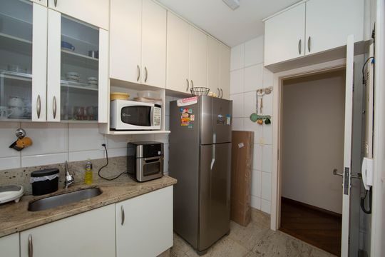 COZINHA de apartamento à venda com 4 quartos, 180m² em Serra, Belo Horizonte