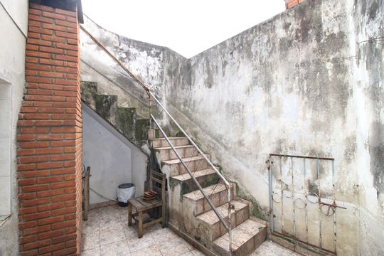 Quintal de casa à venda com 3 quartos, 150m² em Parque Savoi City, São Paulo