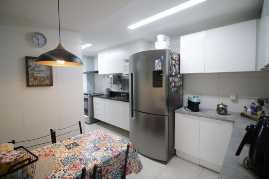 Cozinha de apartamento para alugar com 4 quartos, 129m² em Freguesia (jacarepaguá), Rio de Janeiro