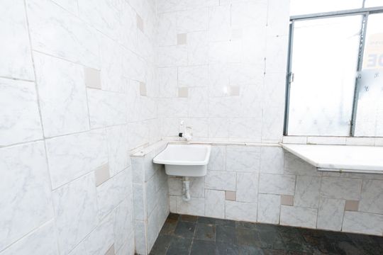 Cozinha de apartamento à venda com 2 quartos, 39m² em Industrial, Contagem