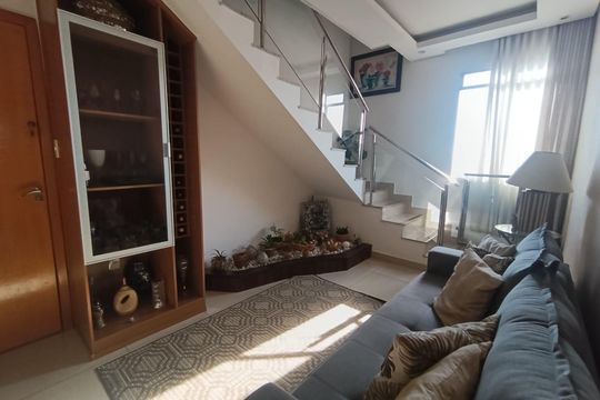 Apartamento para alugar com 3 quartos, 130m² em Europa, Contagem