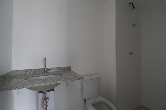 Banheiro da Suíte de apartamento à venda com 1 quarto, 30m² em Vila Nova Conceição, São Paulo