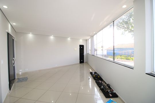 Sala de casa para alugar com 2 quartos, 180m² em Jardim Camargo Novo, São Paulo