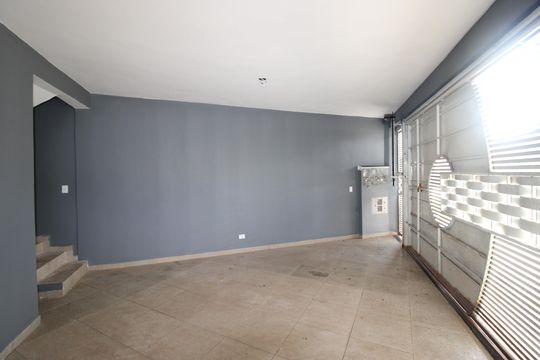 Garagem de casa para alugar com 2 quartos, 180m² em Jardim Camargo Novo, São Paulo