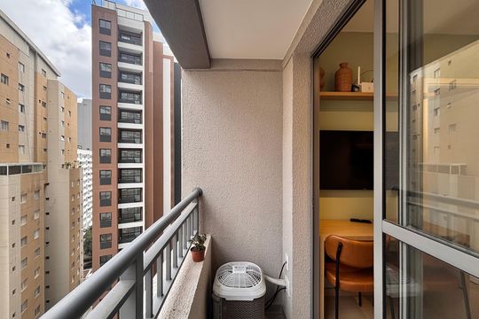 Varanda de apartamento à venda com 1 quarto, 24m² em Vila Nova Conceição, São Paulo