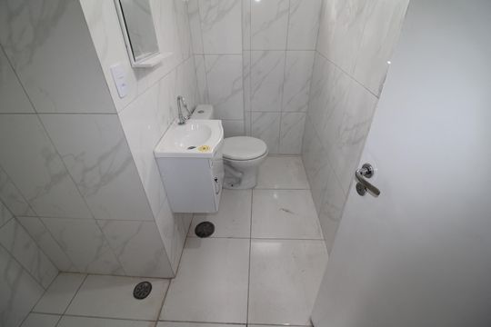 Banheiro de apartamento à venda com 2 quartos, 42m² em Jardim dos Francos, São Paulo