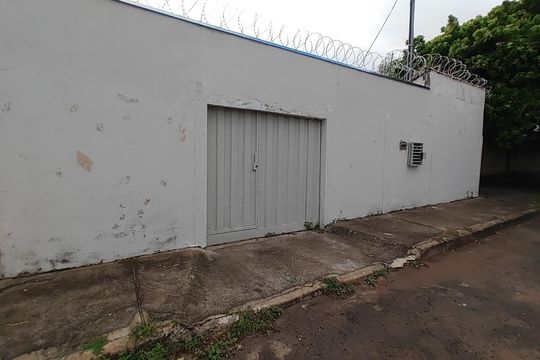 Fachada de casa para alugar com 1 quarto, 45m² em Pacaembu, Uberlândia