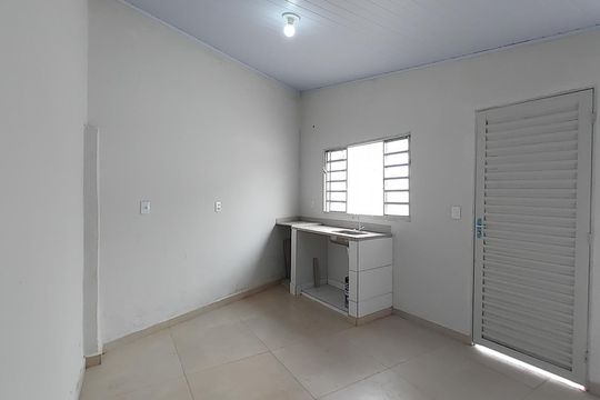 Cozinha de casa para alugar com 1 quarto, 45m² em Pacaembu, Uberlândia