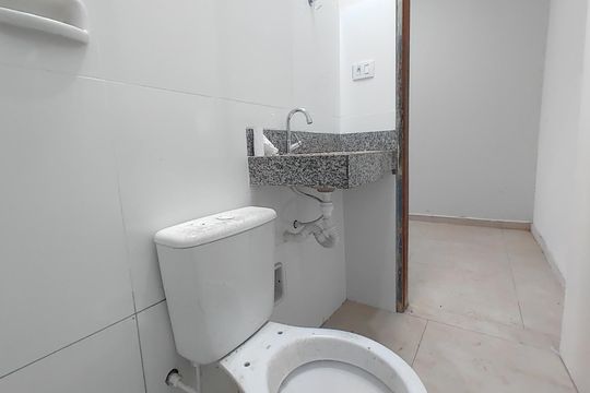 Banheiro de casa para alugar com 1 quarto, 45m² em Pacaembu, Uberlândia