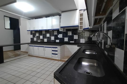 Cozinha de casa para alugar com 4 quartos, 220m² em Lídice, Uberlândia