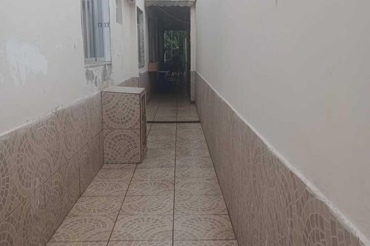 Área externa de casa para alugar com 2 quartos, 45m² em Centro, Belford Roxo