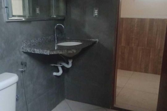 Banheiro de casa para alugar com 2 quartos, 45m² em Centro, Belford Roxo