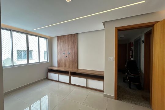 Apartamento à venda com 2 quartos, 74m² em Manacás, Belo Horizonte